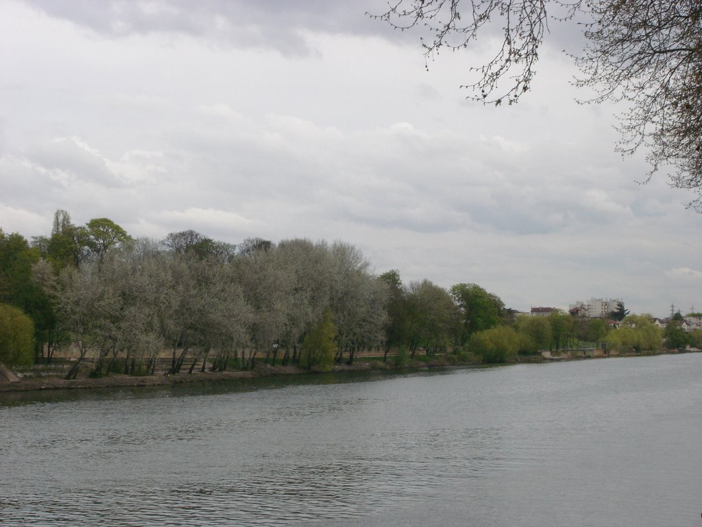 Berges de Seine by Urbange