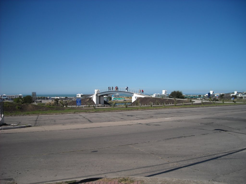 Punta Mogotes - Puente nuevo desde Puán by Matha Burroughs