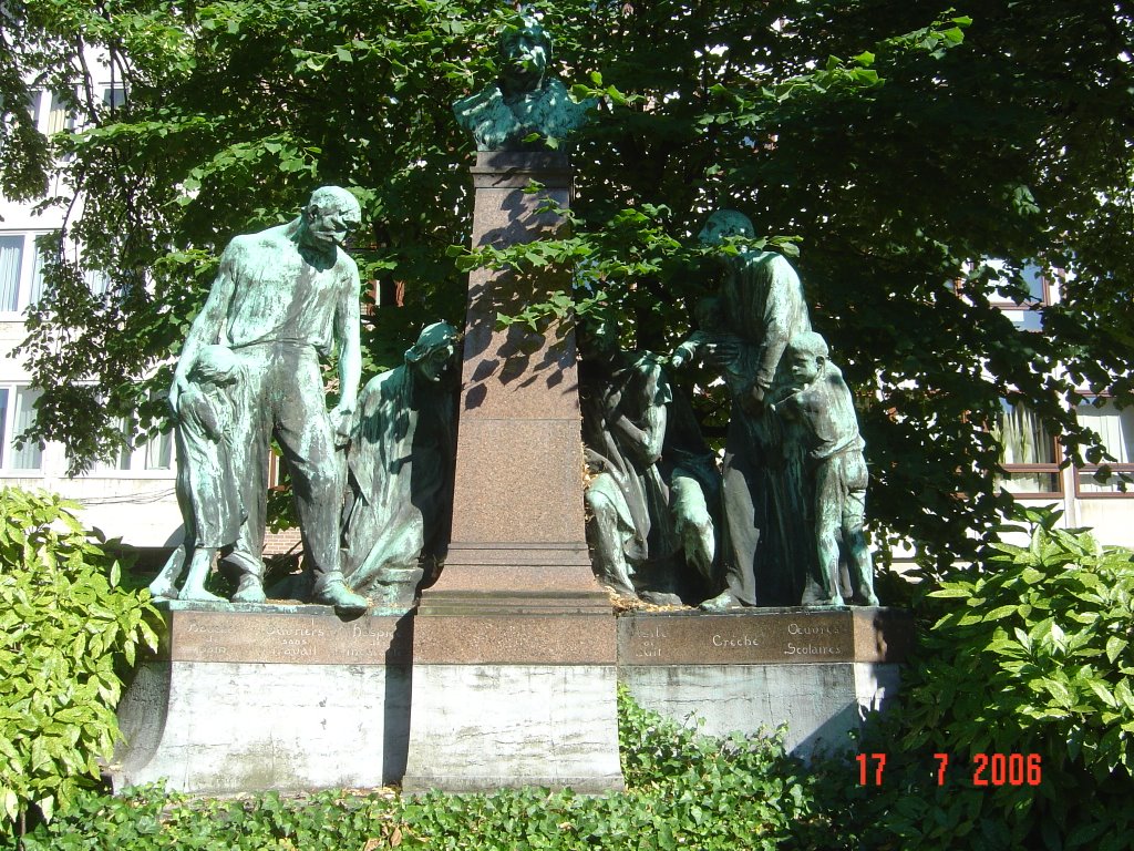 (BRU) Estatua en Herbert Hooverplein - Leuven by brujita9