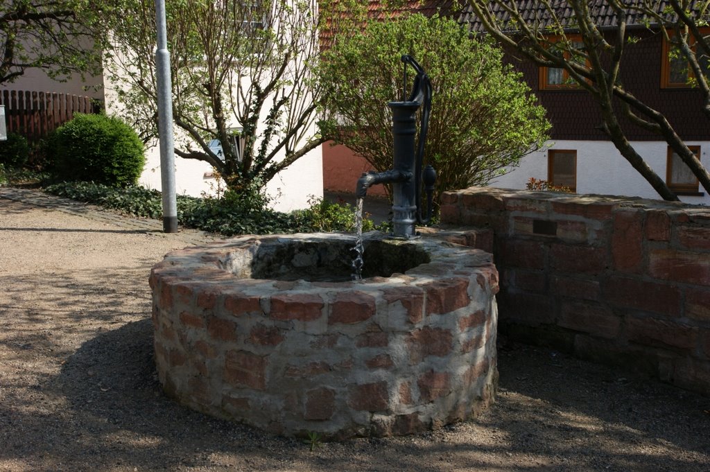 Rothenbergen,Dorfbrunnen by V.Wagner