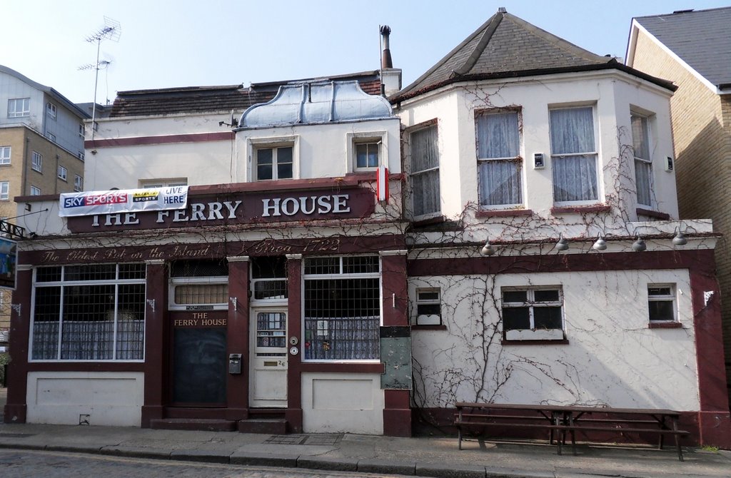 The Ferry House (said to be the Isle's oldest pub, dating back to 1722) by MisterCormorant