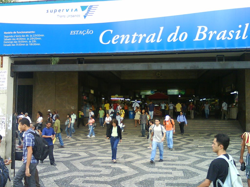 Lateral da Central do Brasil by Raphael Gomes