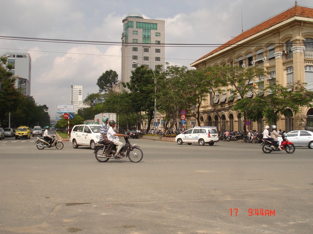 Nguyễn Thái Bình, Quận 1, Hồ Chí Minh, Vietnam by Chang yi heng