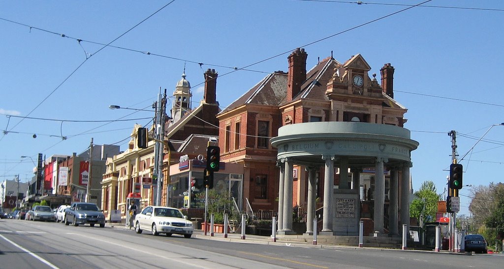 Old post office at Kew Junction by Gervo