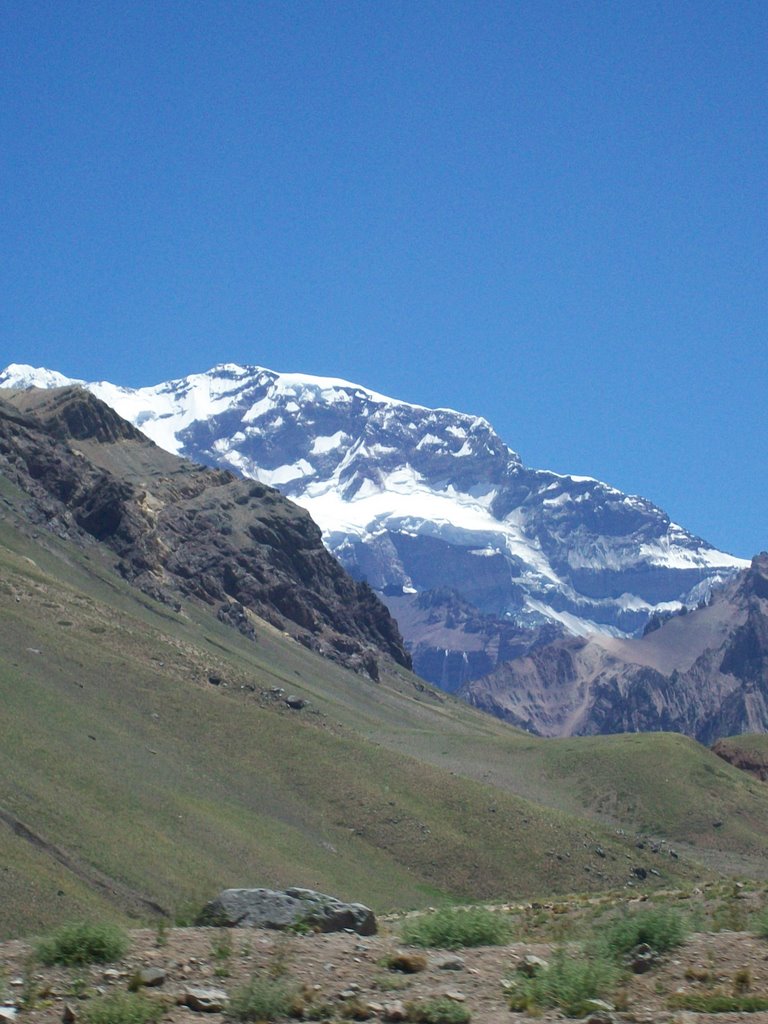 El Aconcagua by Andrés Leyton