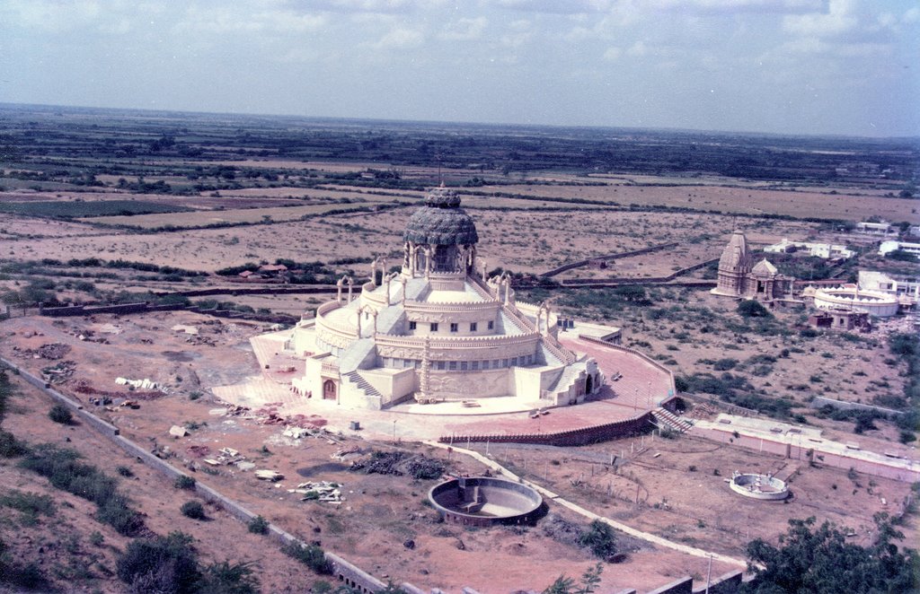 SAMOVASARAN TEMPLE at palitana by pawar ashok