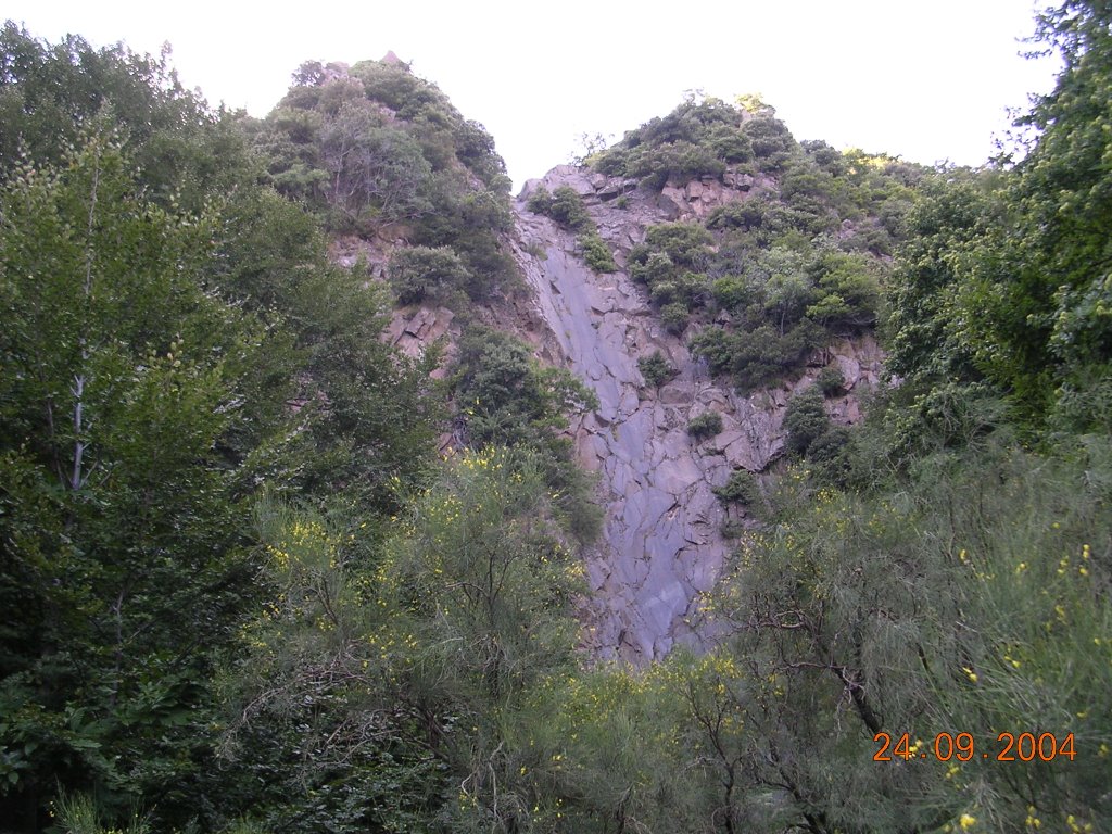 Acqua Rocca degli Zappini 2004 b by galileo54