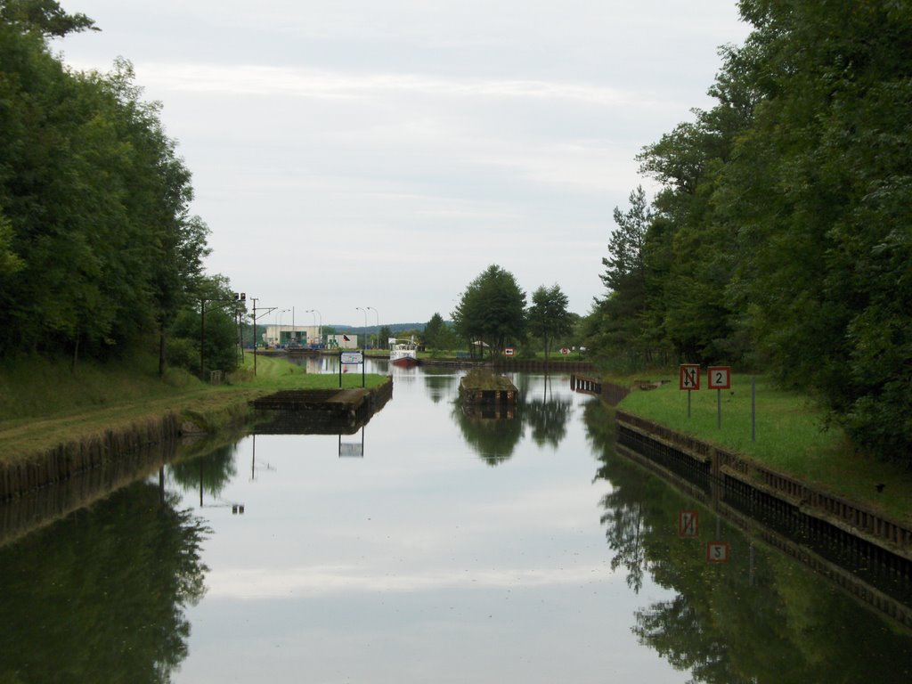 Canal de la Marne au Rhin_PK 222_ancienne écluse_2008-09-05 by Martin Dudle-Ammann