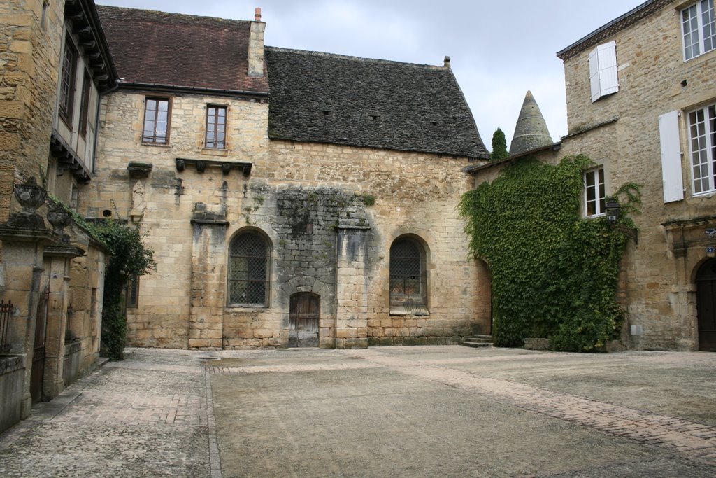 24200 Sarlat-la-Canéda, France by frederic238