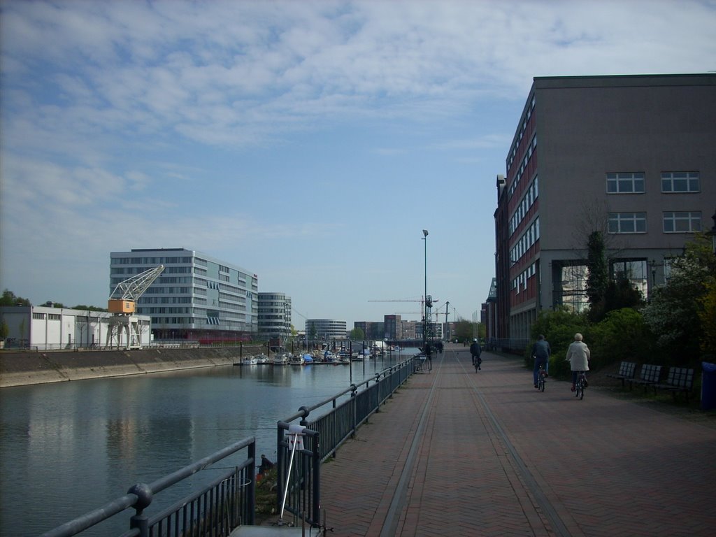 Duisburg Innenhafen 2009 by DortmundWestfalica