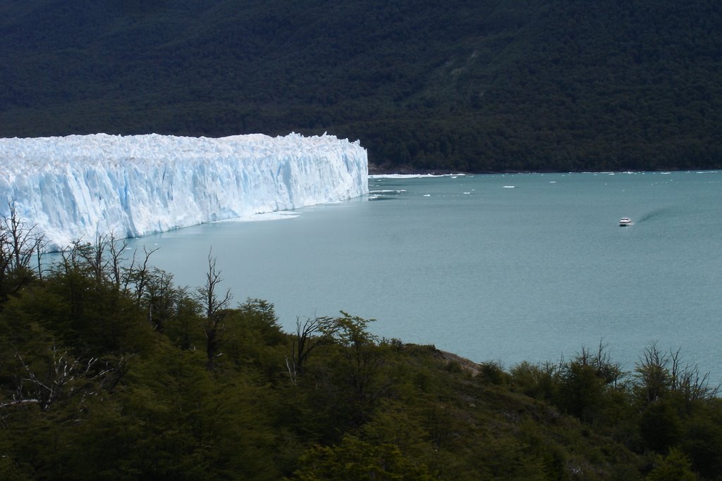 Perito Moreno by Xavier Mañé