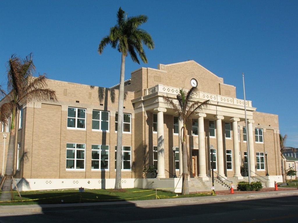 Charlotte County Historic Court House by ronthomas