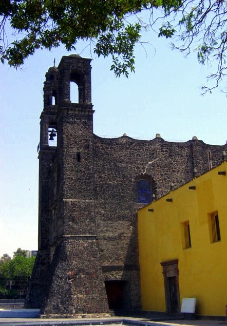 Iglesia de Santiago y Exconvento by Jagarmunoz