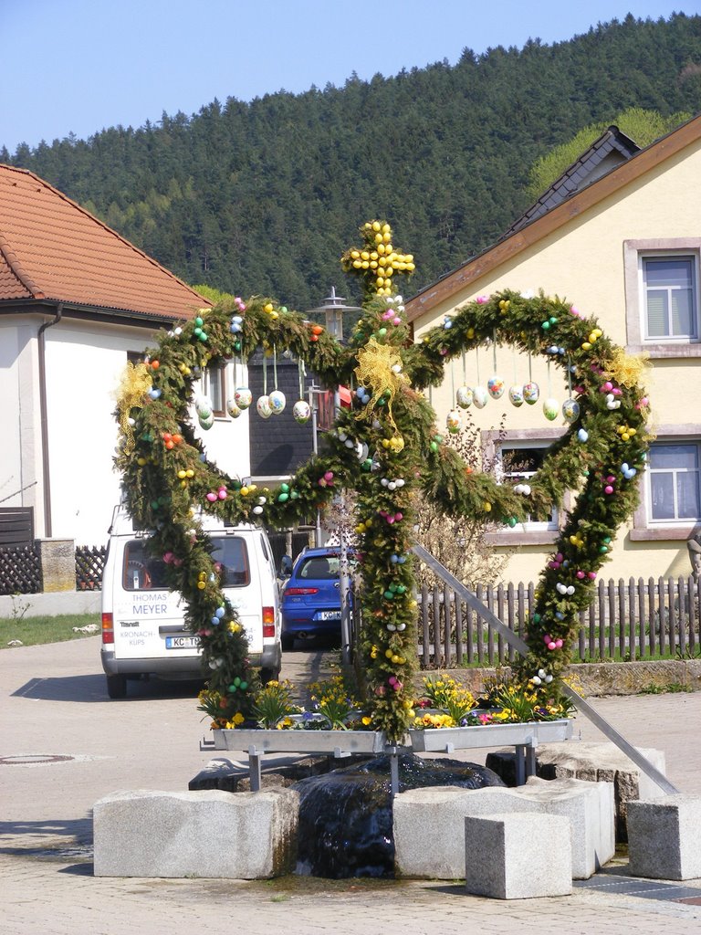 Flößerbrunnen während des Osterfestes by Edgar Bär