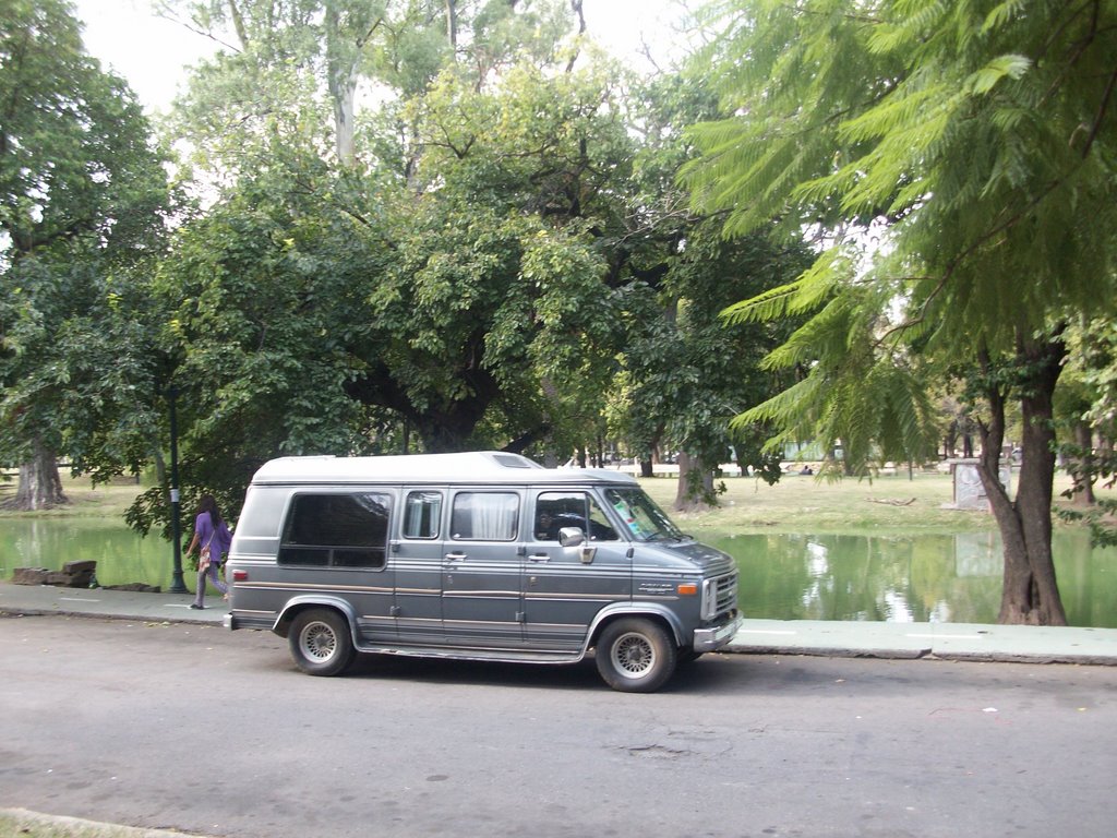 Parque Sarmiento. (foto: Frank Boore).- by Frank Boore