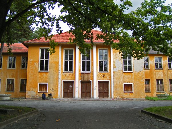 Hindenburg Haus, Olympisches Dorf 1936 (tm) by thomassie