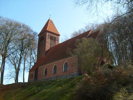 Kirche von Binz in Deutschland by mcmakelcoco