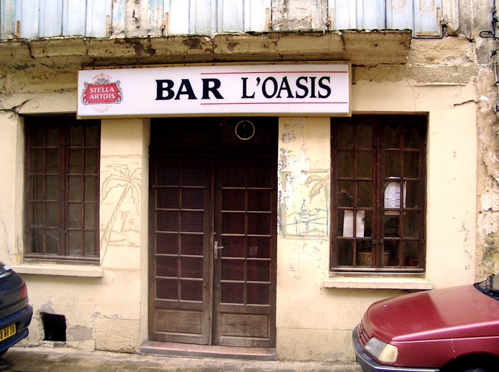 Bar L'Oasis, Sedan by infausto