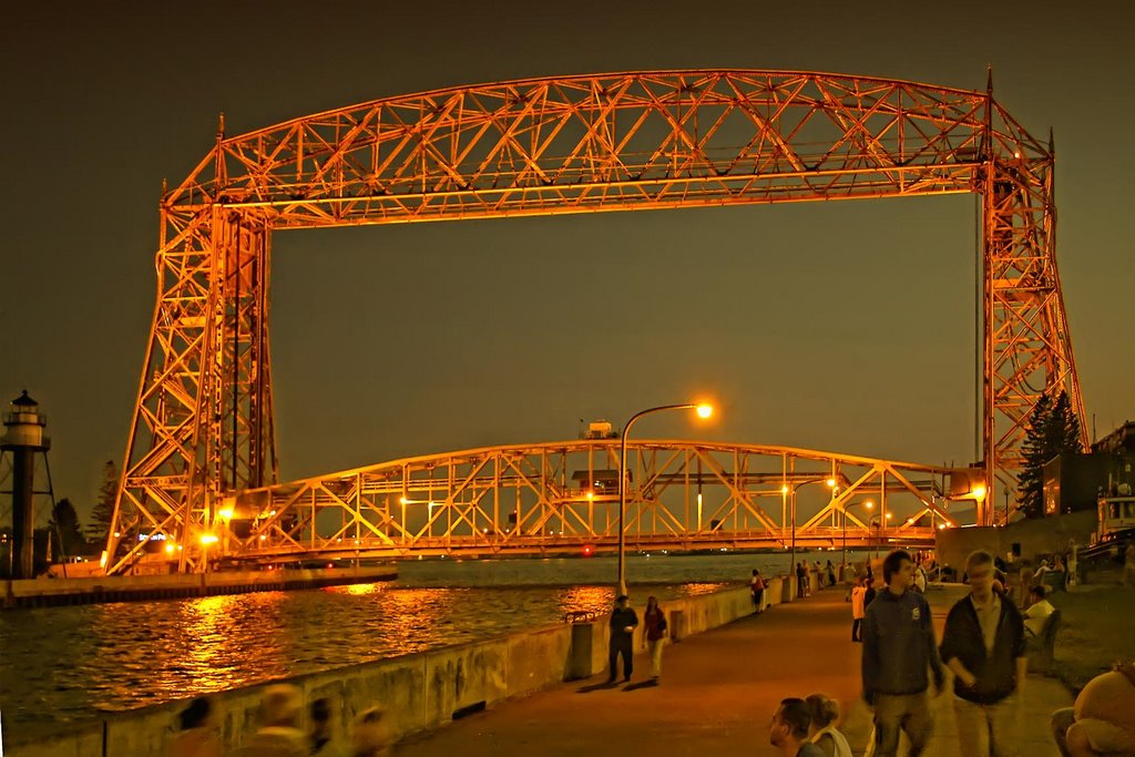 Duluth Lift Bridge at Night by joukork