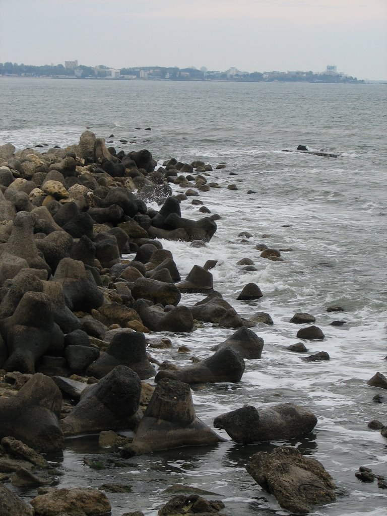 Mangalia small breakwater (August 2006) by gt4net