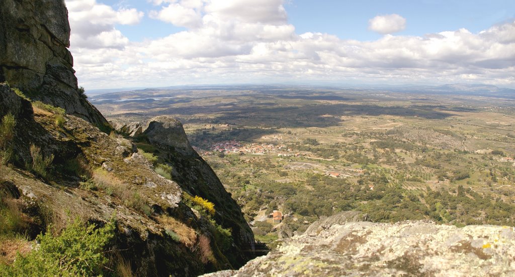 Vista do castelo by Carlos Berardo