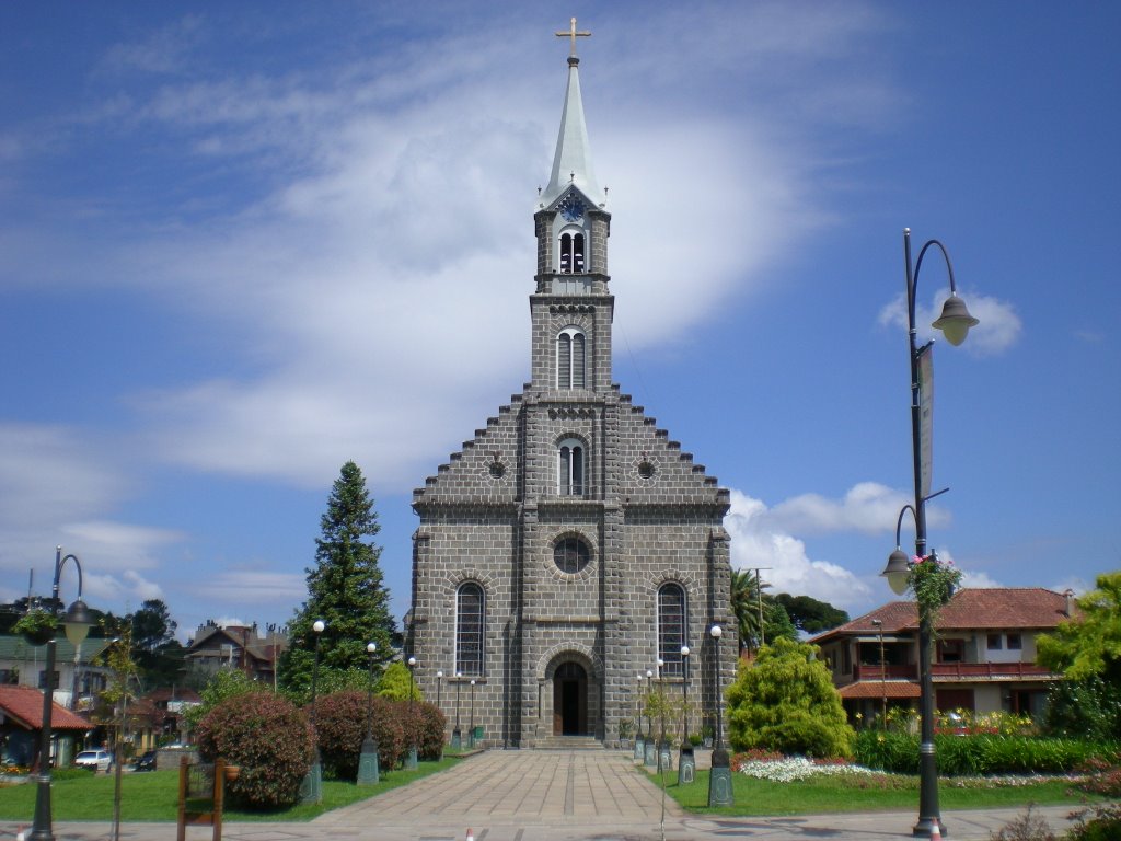 Floresta, Gramado - RS, Brazil by Anabel Alzaibar