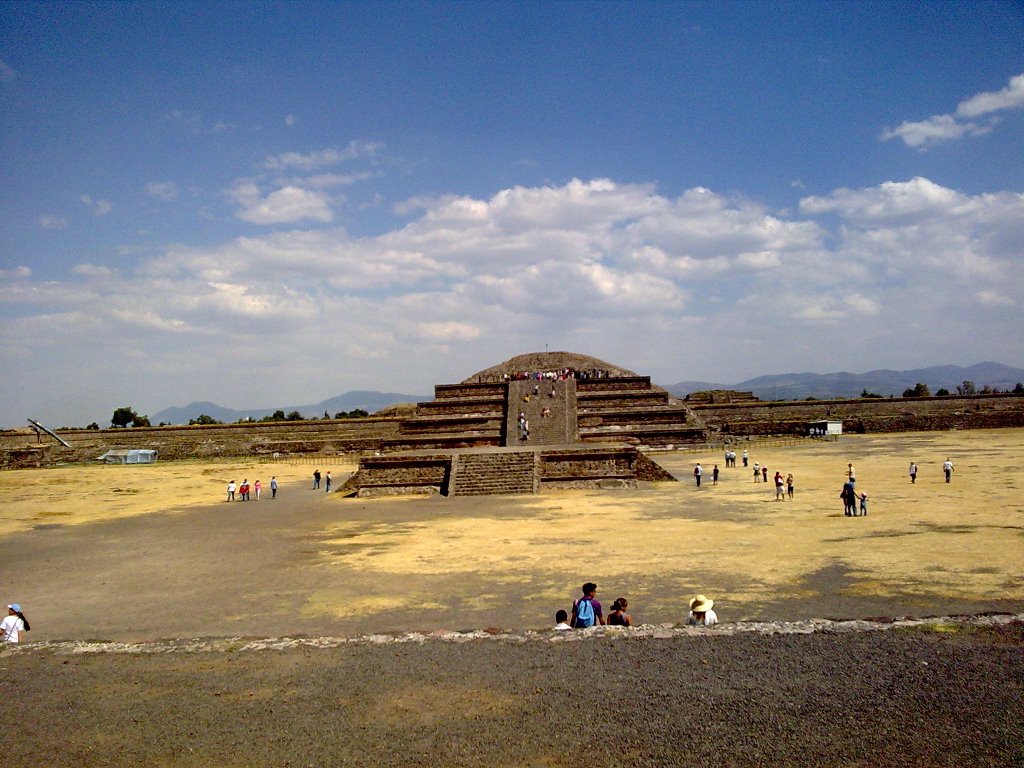 Teotihuacan by Esteban Velazquez