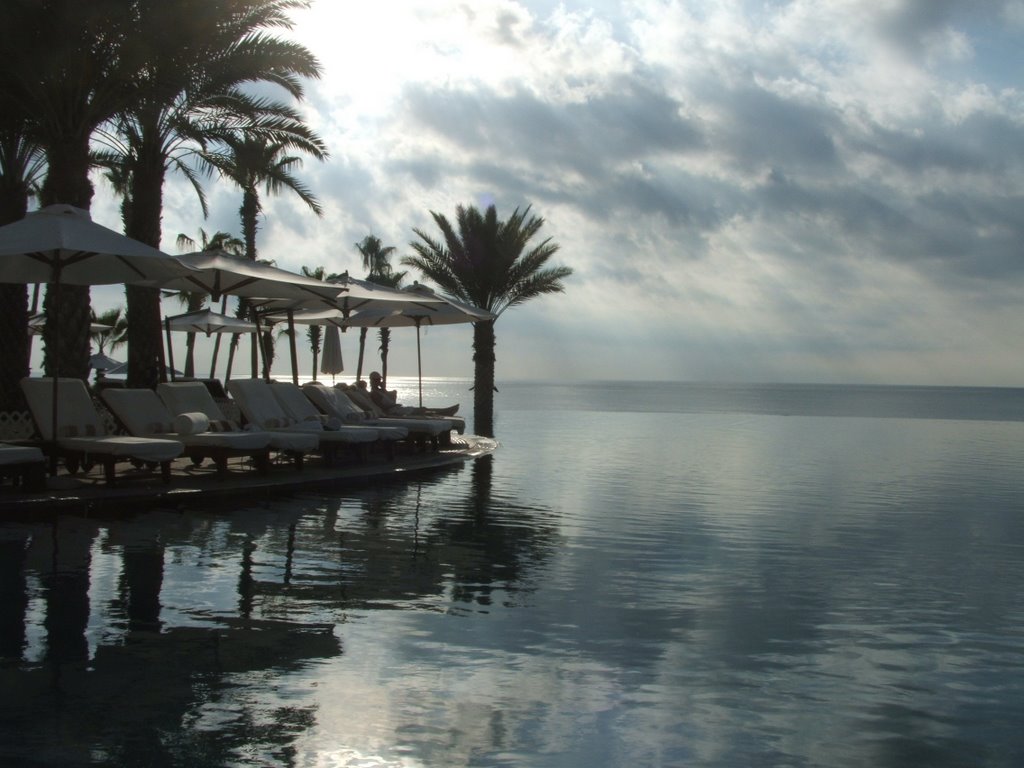 Infinity Pool, Hilton, Los Cabos by John Greaves