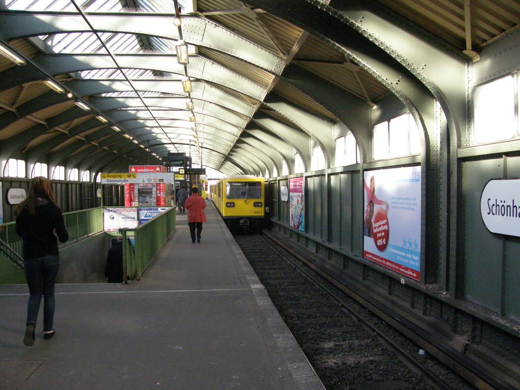 Hochbahnhaltepunkt Schönhauser Allee by Rainer.Patzig