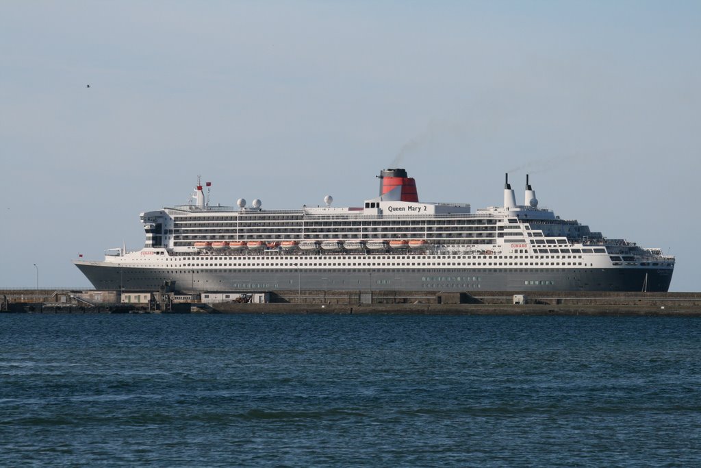 Queen mary 2 by jerome-54