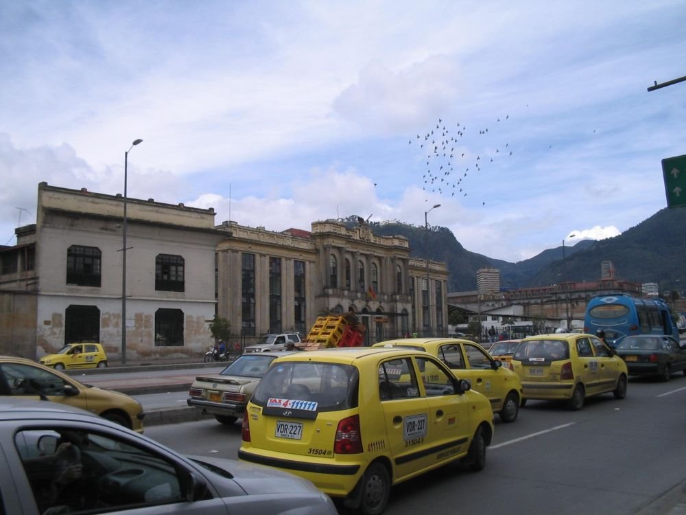 Estación de La Sabana by Henry Rincon