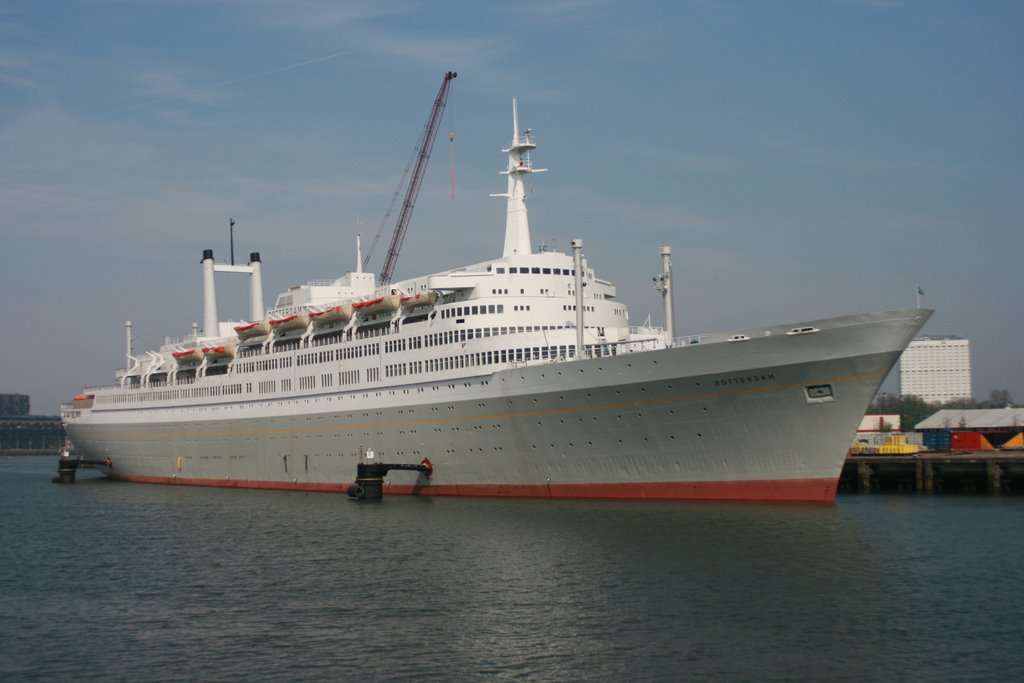 SS Rotterdam, largest cruisevessel ever build in Holland by BlankenWH