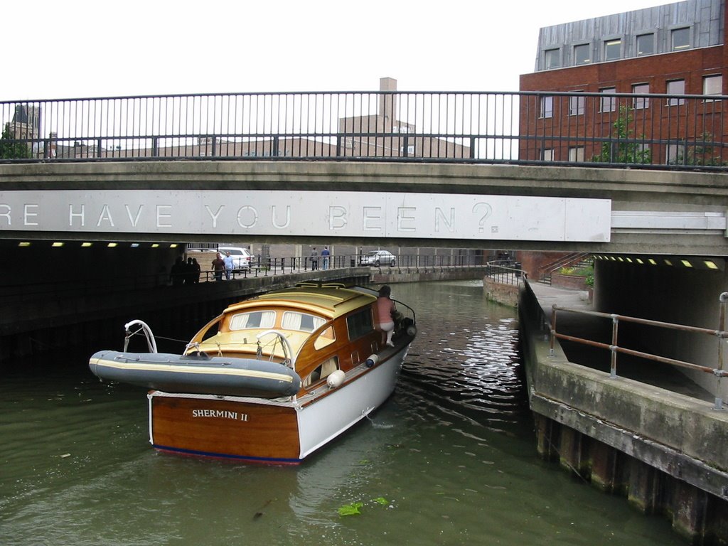 Exiting Brayford Pool,LINCOLN. by John Middleton