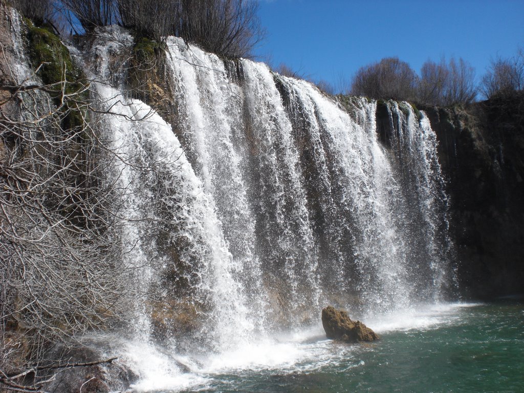 Cascada con la roca desprendida en febrero 2009 by Manuel Esteve