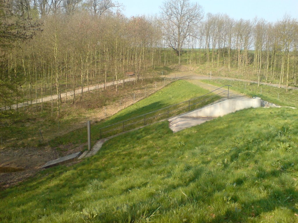 Hochwasserrückhaltebecken Maltengraben ( 14.04.2009 ) by Georg Mischke