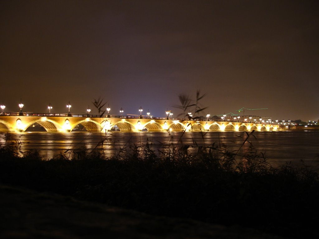 Pont de pierre (Bordeaux FR) by Vortexman