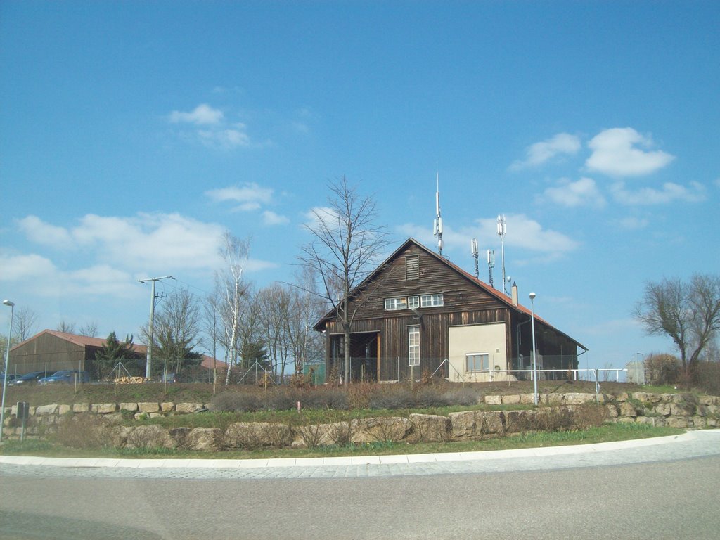 Verkehrskreisel in Wiernsheim by Panzerknacker