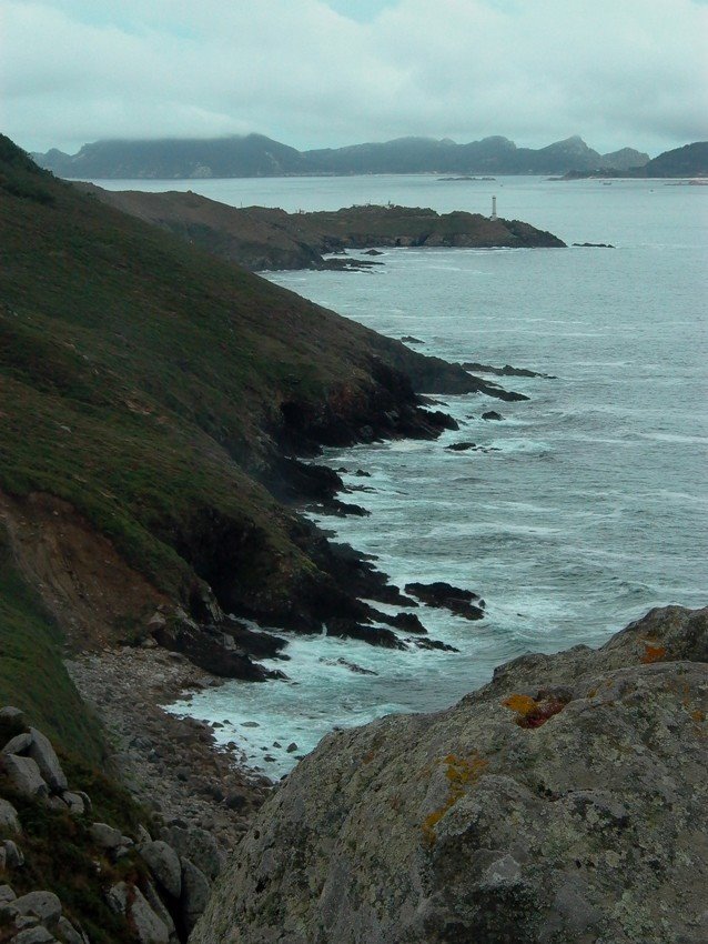 Vigo - the coast after PRESTIGE oil attack at Cabo de home -- NUNCA MAIS -- by Ralph Vidal