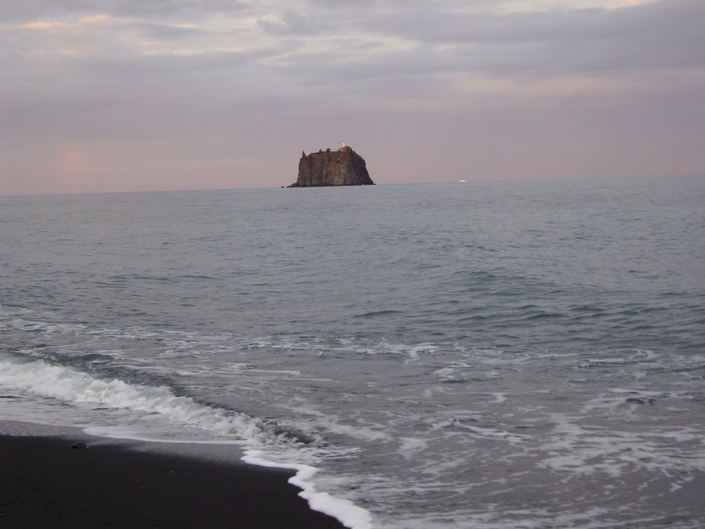 Abendstimmung auf Stromboli (Stromboliccio) 01/2009 by Su-B-B