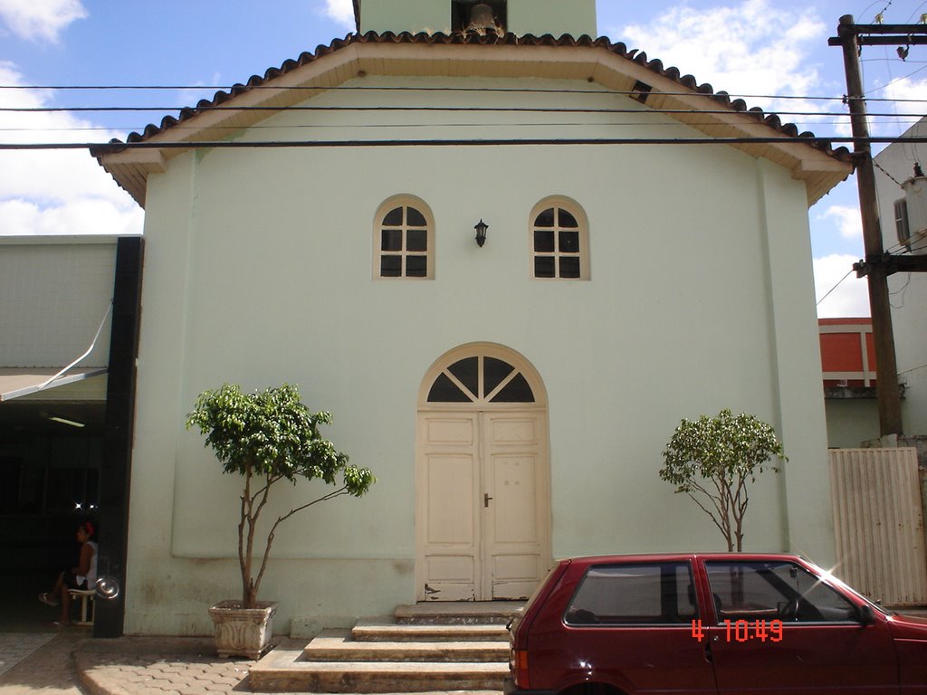 CAPELA DE NOSSA SENHORA AUXILIADORA - Construida no ano de 1938 está localizada na Rua Argemiro José Ribeiro, ao lado do Hospital Siderúrgica. by SEDETUR