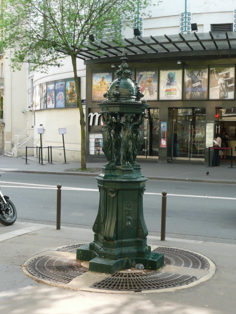 Wallace Fountain (rue Belgrand) by Fred LE GUEN