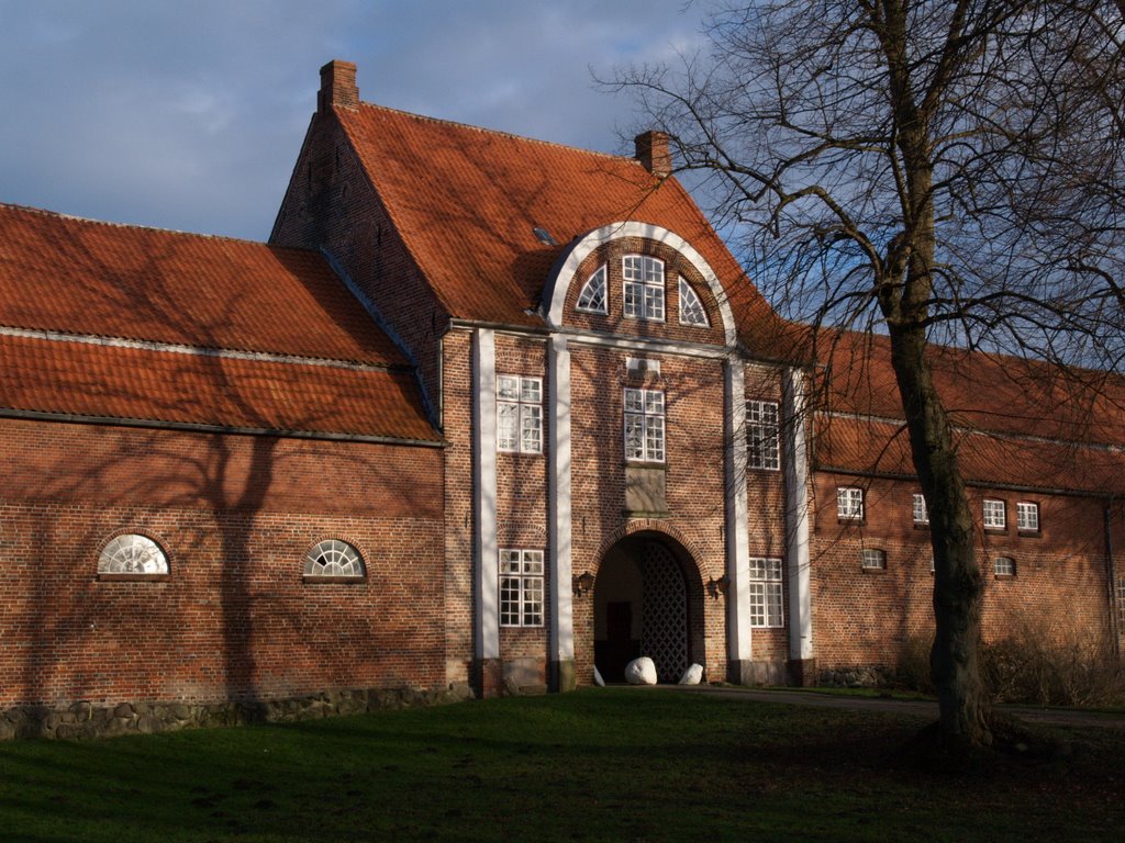 Torhaus Gut Quarnbek by Horst Kay