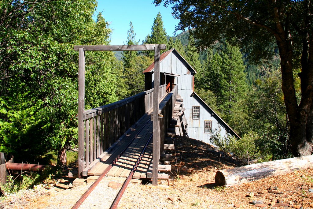 Kentucky Mine; Upper acces of the mill by Phil Nieto