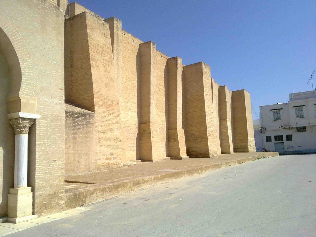 Médina, Kairouan, Tunisia by Bouldjemar Moussa