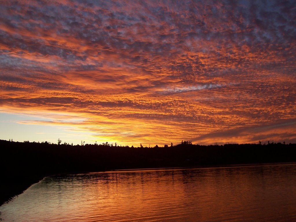 Atardecer Lago Rupanco by Angelo Hernan Alarcon Sanhueza