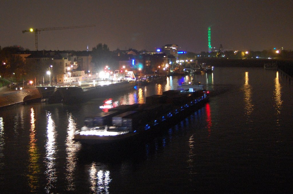 Ein Abend im Hafen(Ruhrort) by der  Schatten