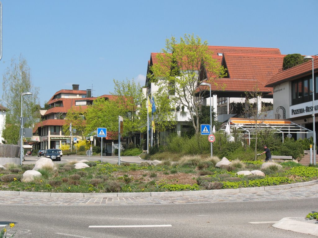 Schönaich Kreisverkehr / rotonda zur Bahnhoffstr. by SOL Latino