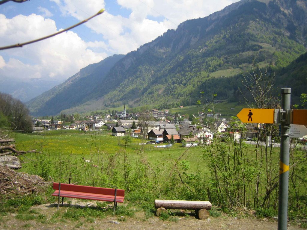 Aussicht von Bärlauchplatz mgl. 4. Station (Ende Interniertenweg) by Spieleweg