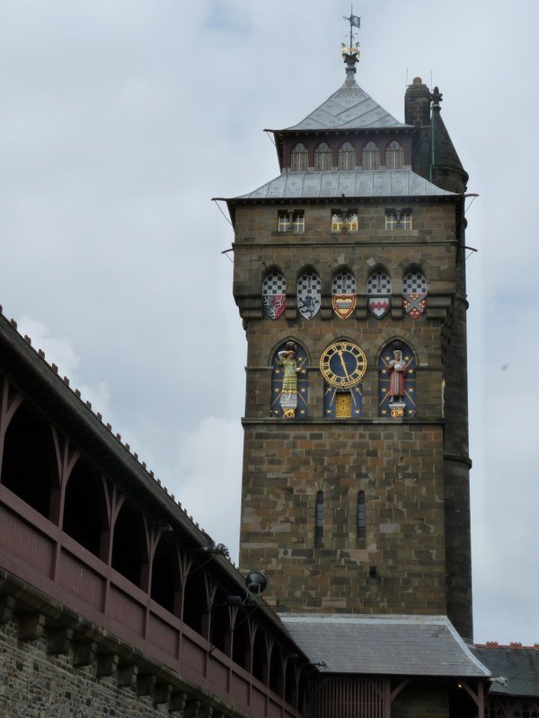 Cardiff Castle by likealightbulb