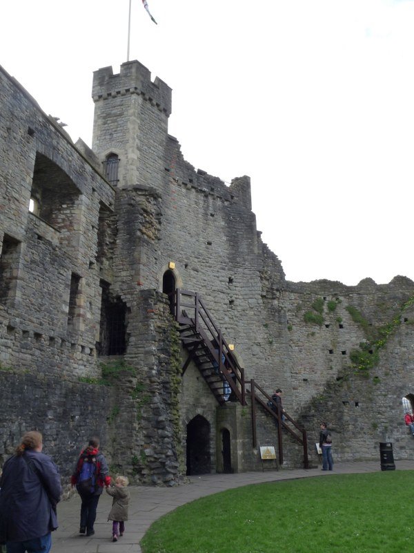 Cardiff Castle by likealightbulb